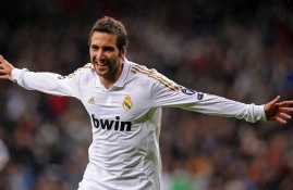 电子竞技app下载入口-德罗巴在RNG比赛中挺进下一轮，爆冷引发热议！